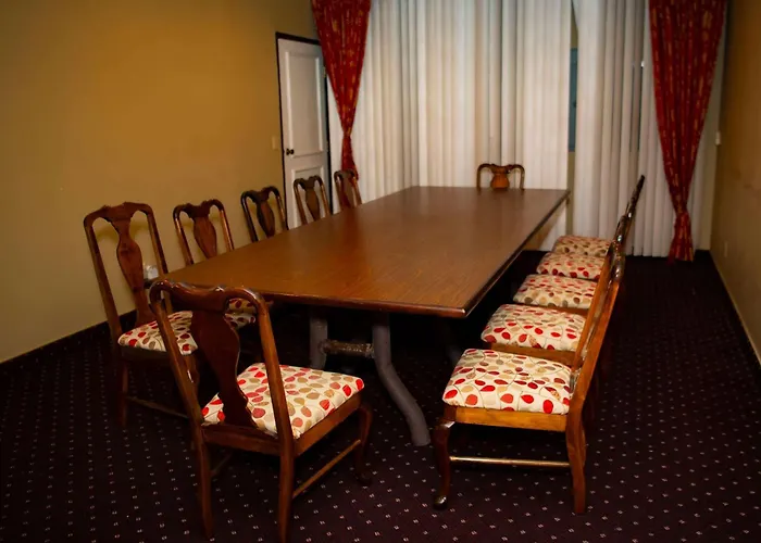Ramada Plaza By Wyndham Garden Grove/Anaheim South Hotel