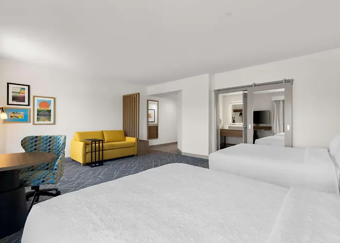 Hampton Inn & Suites Corona, Ca