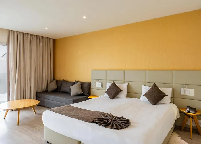 Melpo Antia Hotel&Suites