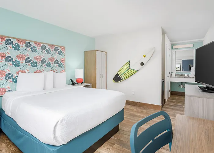 Surf & Sand Hotel - Free Hot Breakfast & Rentals