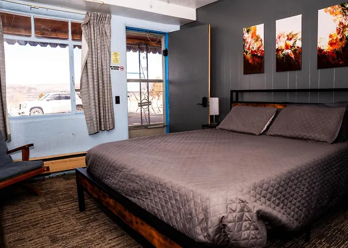 Maverick Motel