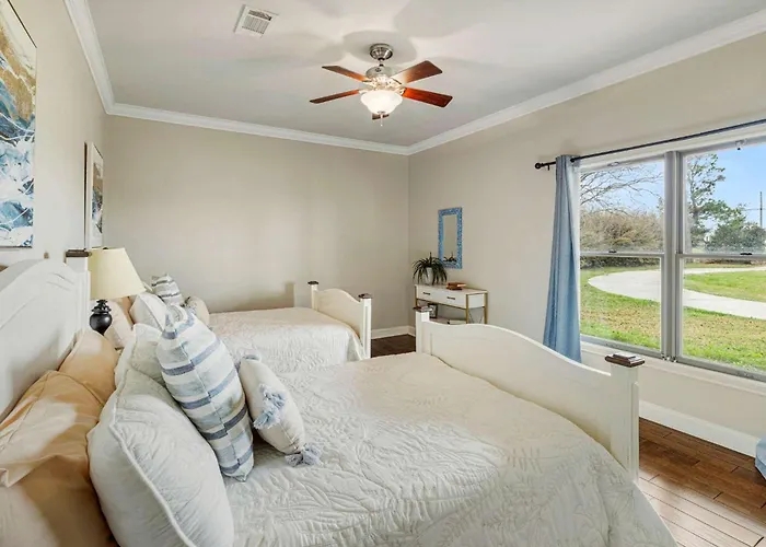 Modern Spacious 3 Bedroom Home