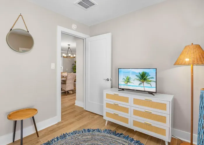 Private Palms