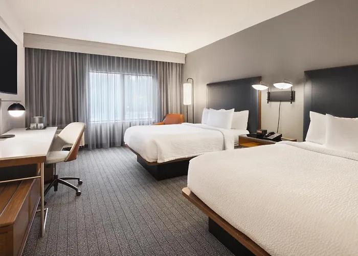 Courtyard By Marriott Burlington