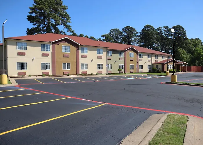 Hometown Inn & Suites