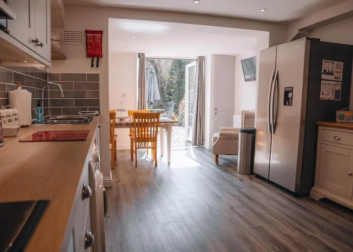 Riverbank Cottage