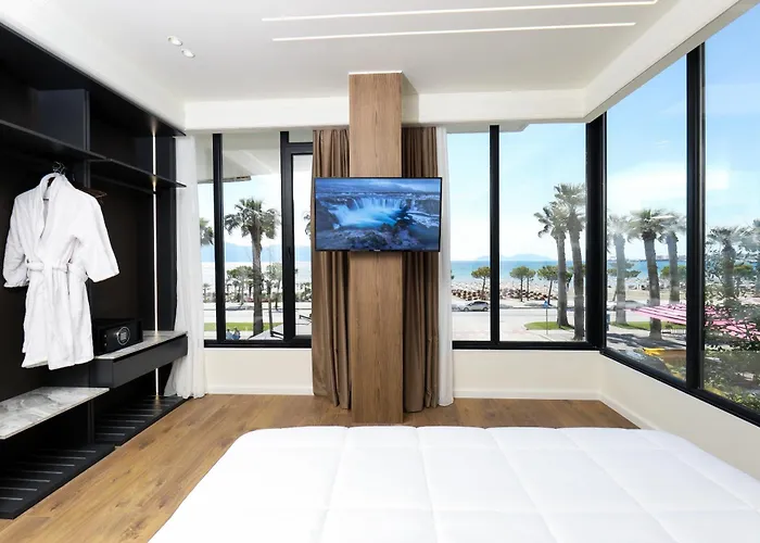 Hotel Adore