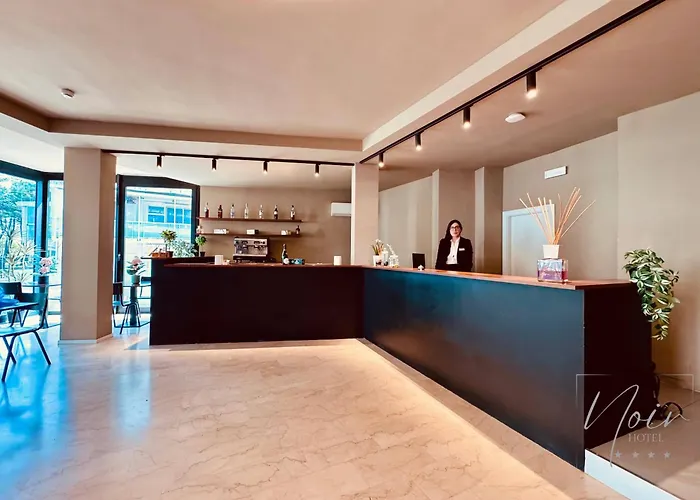 Hotel Noir - Free Brunch & Breakfast Until 13-00 - Vicinissimi A Mirabilandia