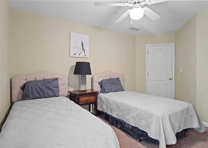 Great Family Home Near Stone Mountain Pk Sleeps 10