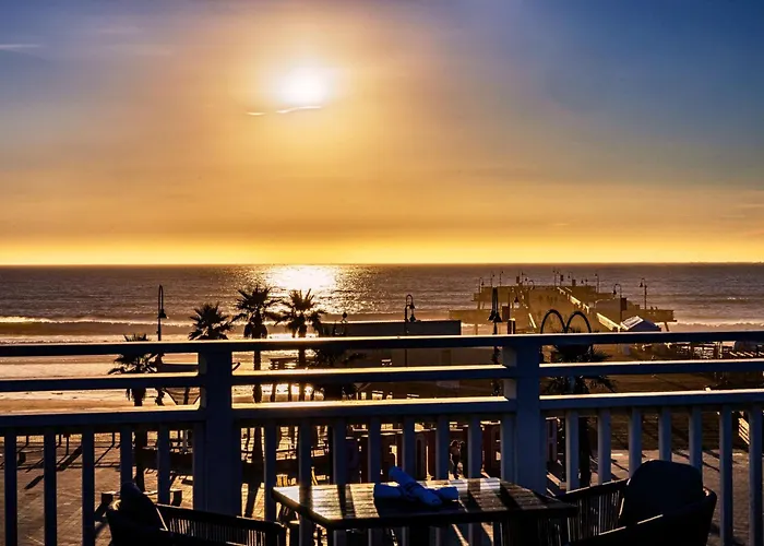 Inn At The Pier Pismo Beach, Curio Collection By Hilton