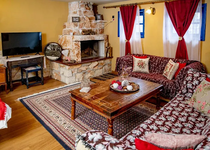 Arktouros Hotel