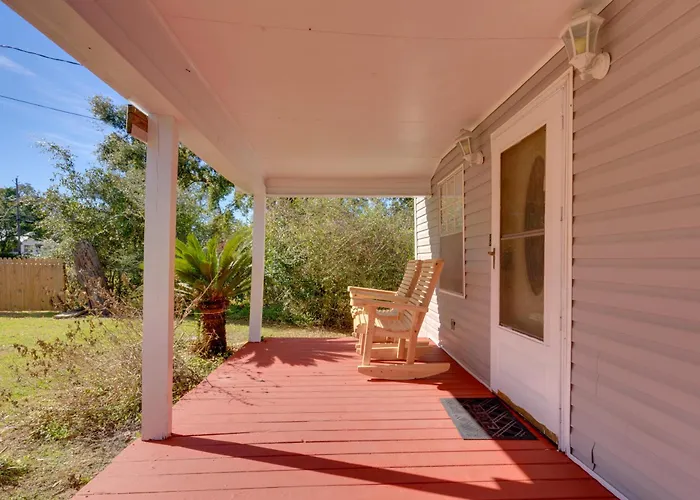 Stunning Gulfport Getaway ~ 1 Mi To The Beach