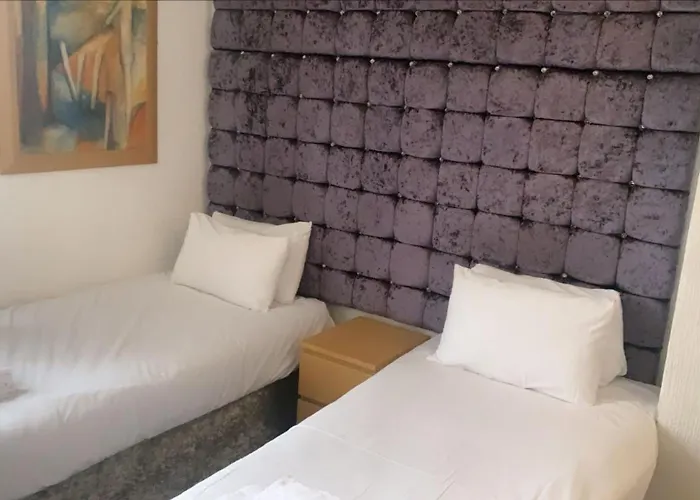 Hotels 24-7 - The Old Victoria Hotel