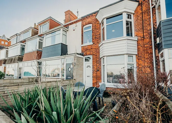 Sunny Seaside Paradise - Sleeps 5