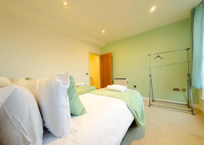 Charlotte House: Central 2Br 2Bath Retreat - Sleeps 6