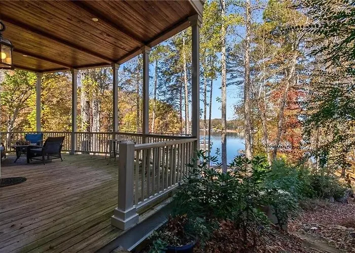 The White Hart House Lake Lanier