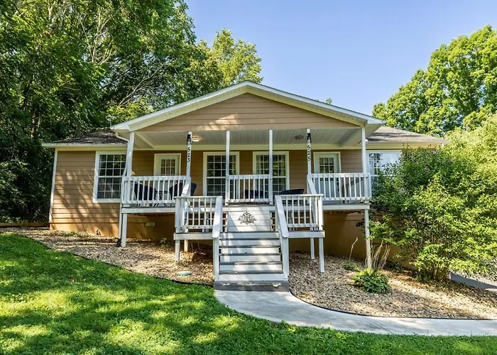 Cozy Duplex W King Bed 2 Full