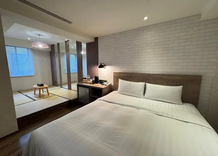 Lan Kwai Fong Garden Hotel