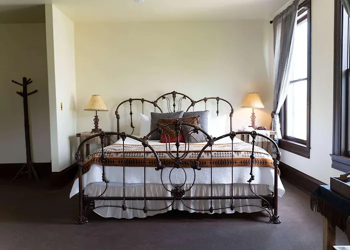 Sheridan Inn - Best Western Signature Collection