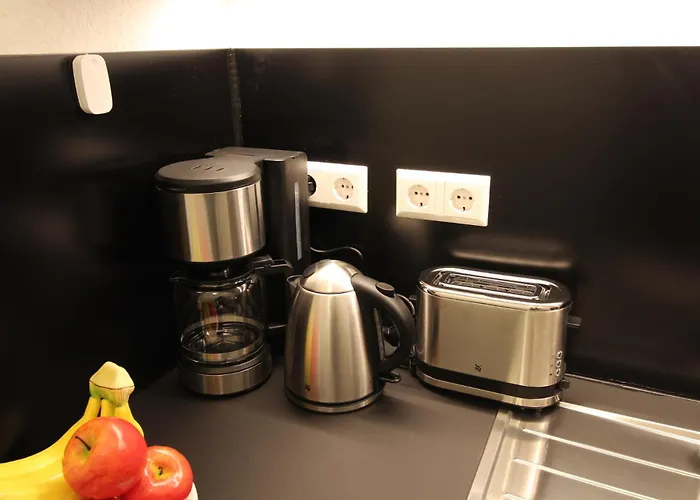 Hotel Ulm Zentrum - Komplettes Zimmer, Hochbett, Android TV&eigenem Bad - perfekt für Familien&Gruppen