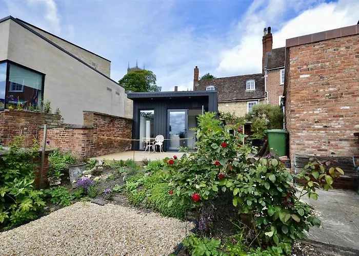Stylish And Private In The Cathedral Quarter