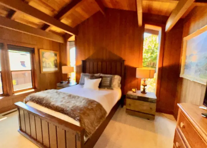 5 Acres Pool/Spa, Walk To All Big Sur Has To Offer