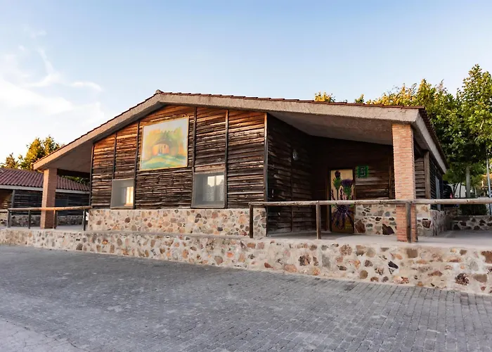 Hostal - Bungalows Camping Cáceres