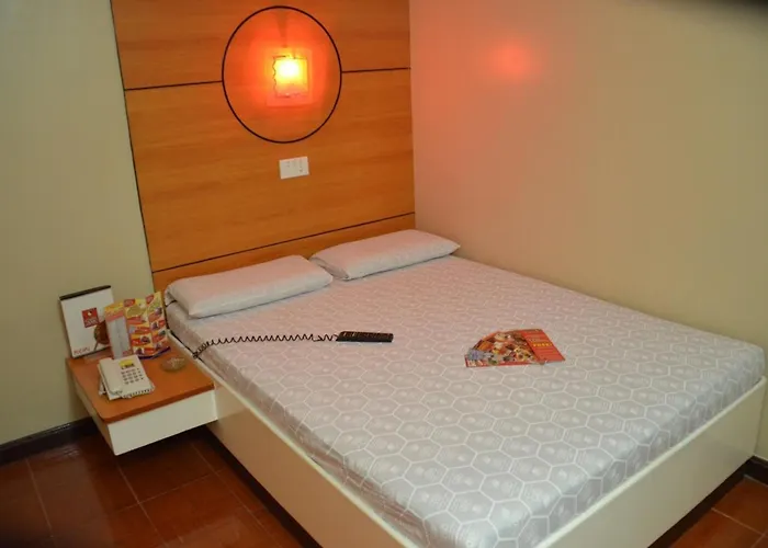 Hotel Sogo - Monumento, Lrt Station