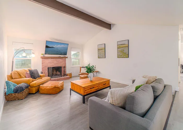 Cozy Family Haven In Sparks - Pet Friendly - Fenced Yard