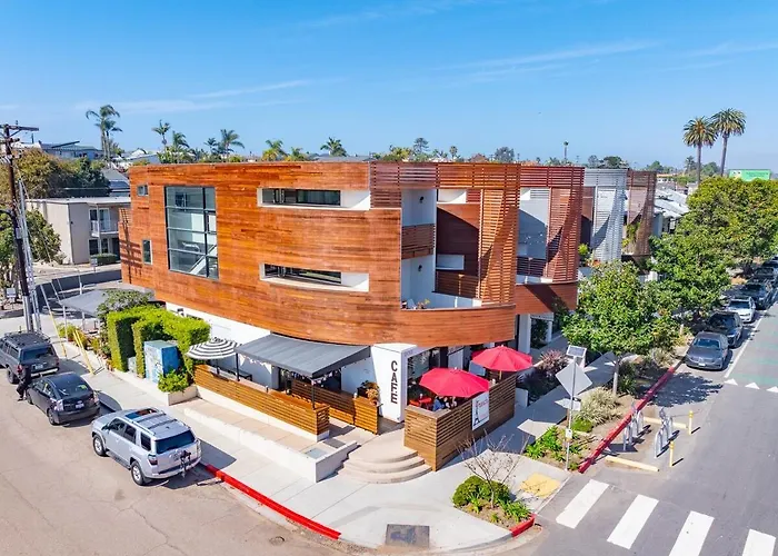 Brand New Condo 1 Block From Beach - Pet Friendly