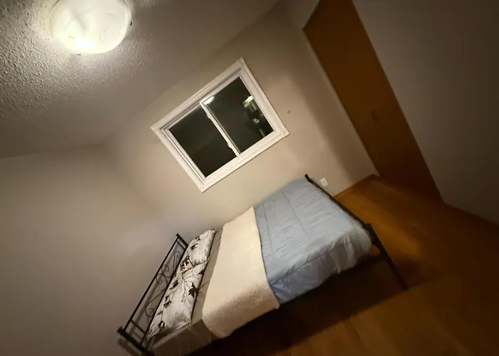 Uptown Waterloo-Kwc Room-Best Location,Lowest Prices