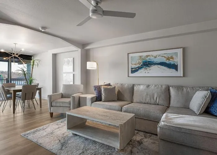 Luxury Apartment On The Strip!