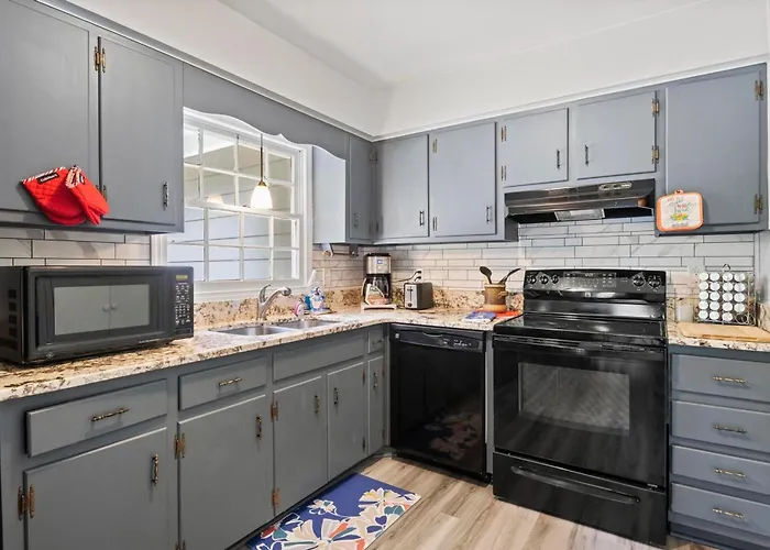 Rose Garden - Delightful Private And Peaceful Home