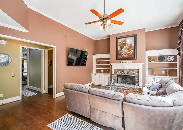 Luxury 6-Bedroom In All Lakes, Acworth, Ga