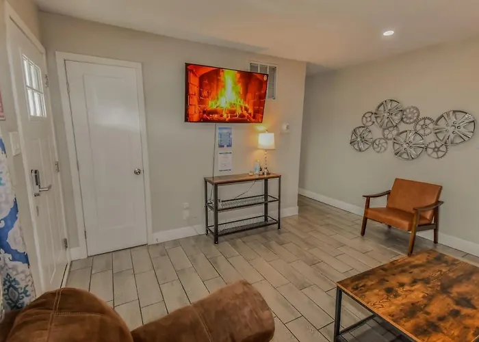 Reno Retreat 3 King Beds By Casinos And University