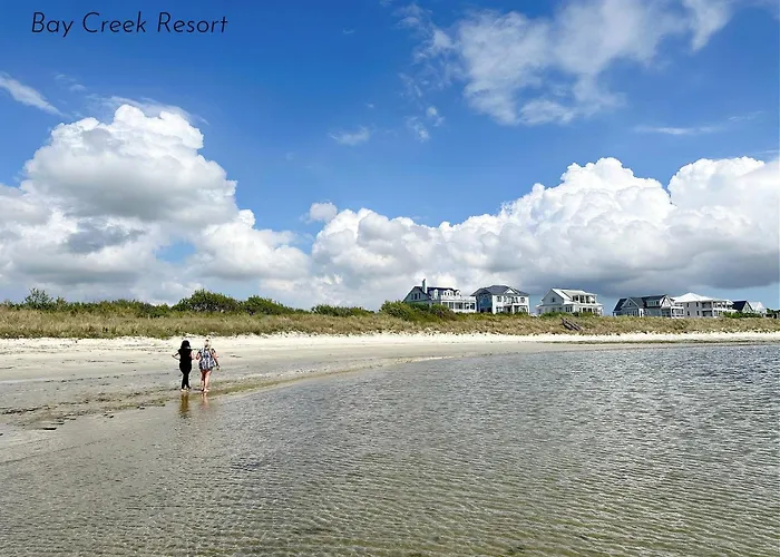Seas The Day At Bay Creek - Pet Friendly & Linens Included!