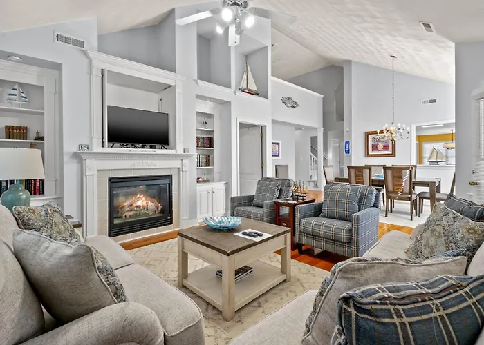 Seas The Day At Bay Creek - Pet Friendly & Linens Included!