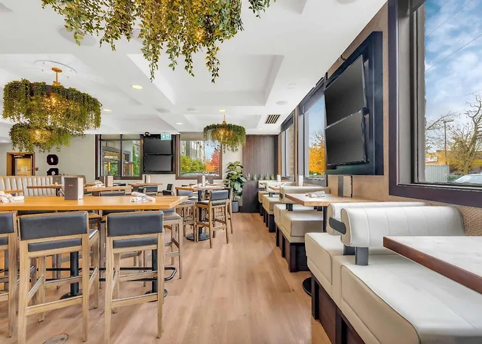 Sandman Hotel & Suites Vancouver Airport