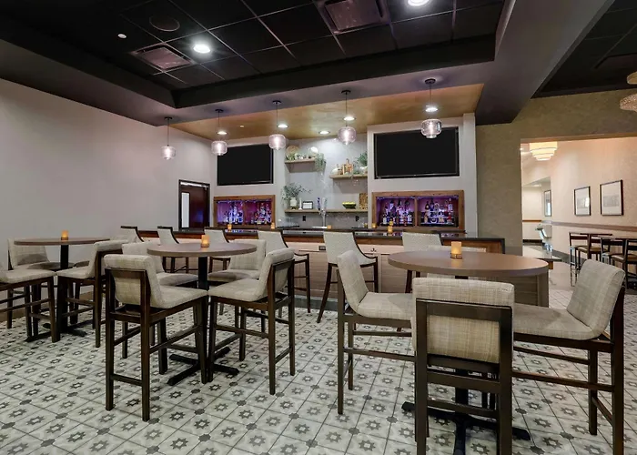 Drury Inn & Suites Charlotte Northlake
