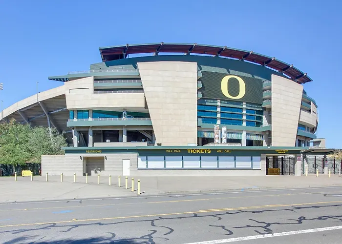 2 Mi To Autzen Stadium, Room For Your Rv