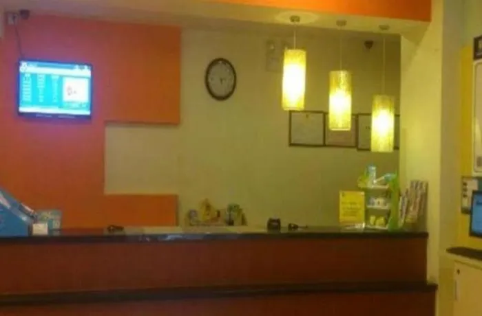 7 Days Inn Meizhou Jiangnan Kedu Commercial Plaza