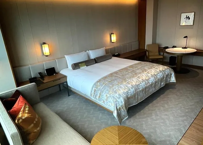 The Atlantiis Suite Near Igi Airport