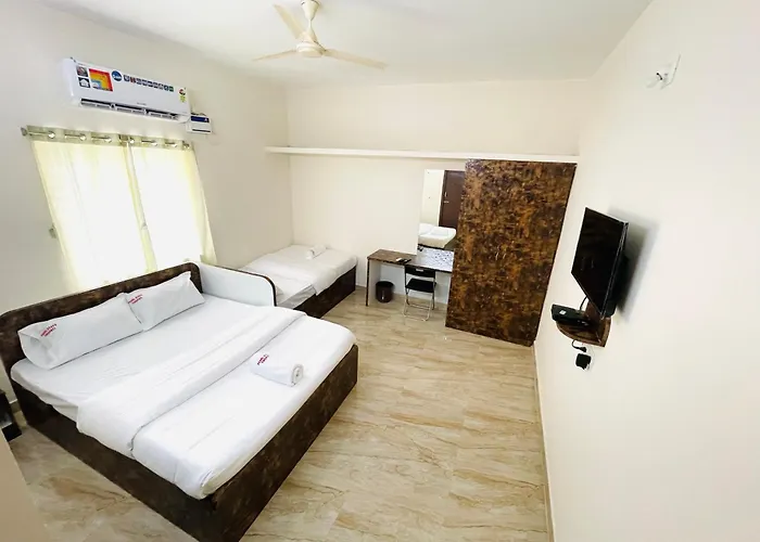 Pearl Stays, Tirupati - Very Convenient For The People Coming From Bangalore And Chennai - You Can Skip City Traffic While Reaching Any Temple In Tirupati - Covered Parking - 24Hrs Front Desk And Hot Water - Free Wifi - Flexible Checkin-In Check-Out