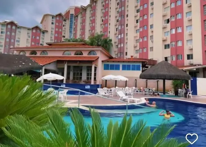 Apartamento no hotel Hot Springs com hidromassagem no quarto