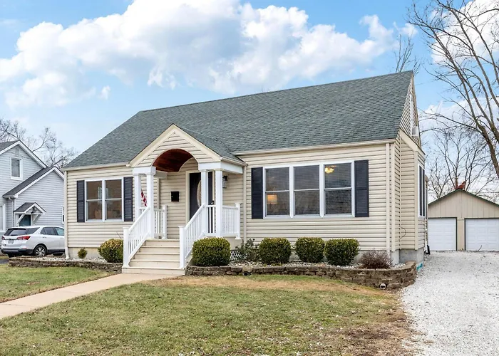 Renovated House For 14 In Wentzville Mo