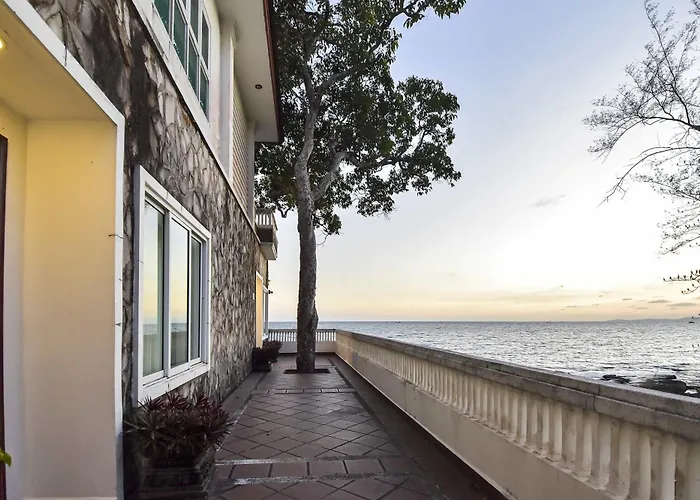 Independence Hotel Resort & Spa