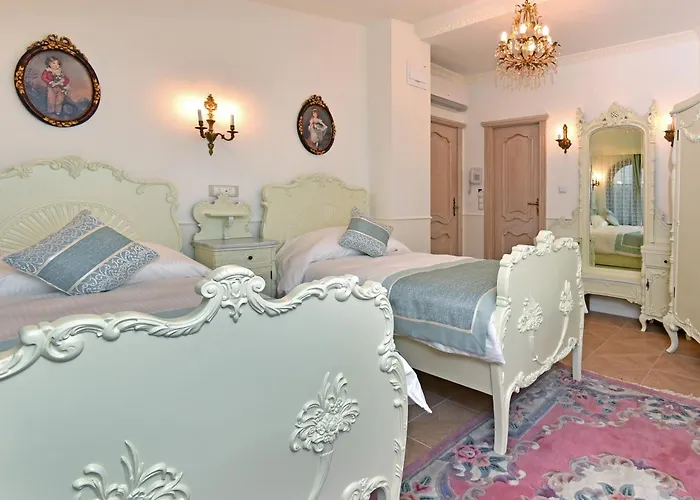 Royal Hotel