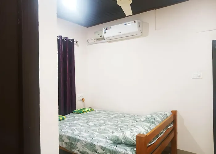 Suvarna Tourist Home
