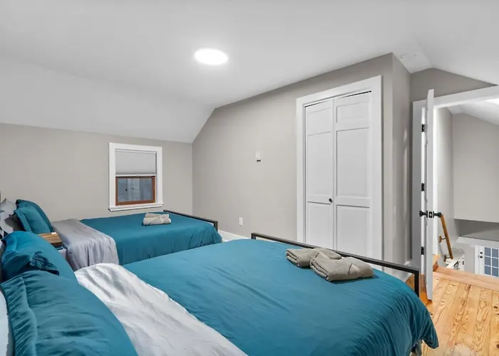 Spacious Cozy 3 Bed 2 Bath