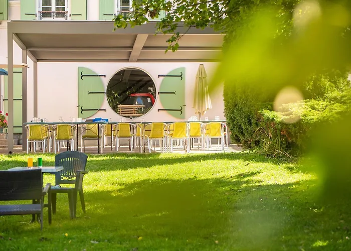 Logis Hotel Restaurant Le Col De L'Arc